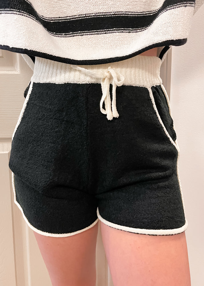 Chill Pill Pocket Sweater Shorts | Black