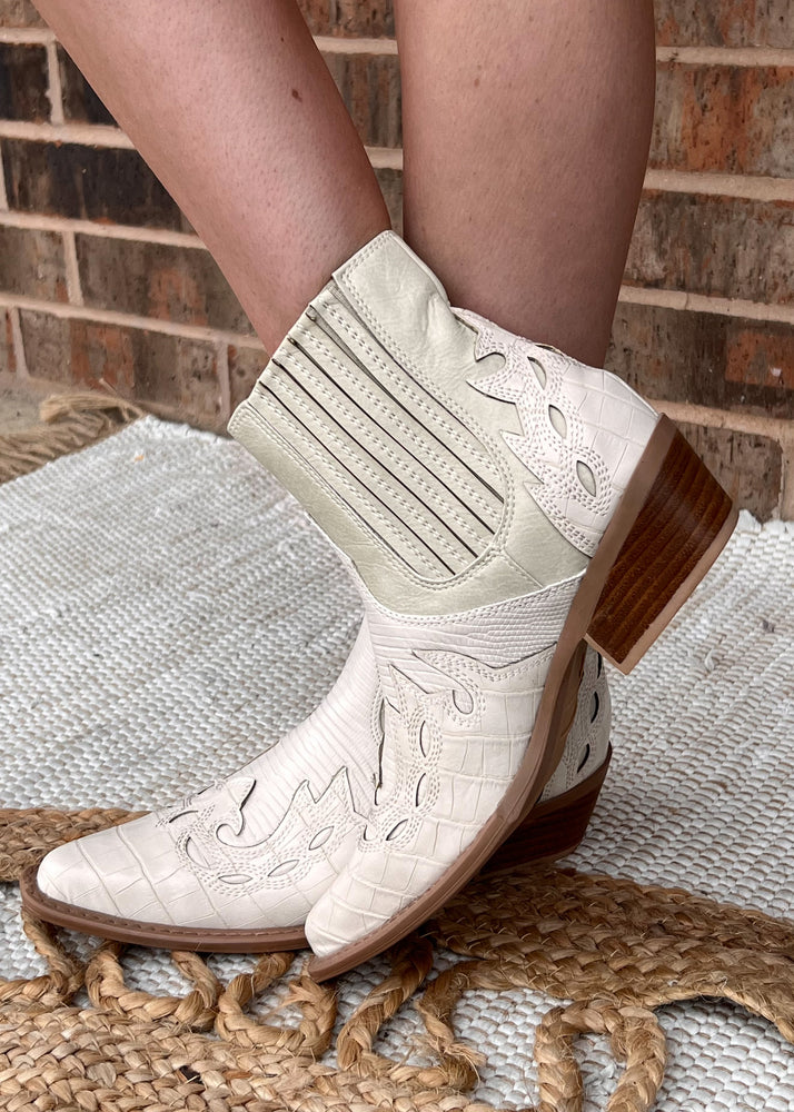 Matisse Milo Boots | Cream